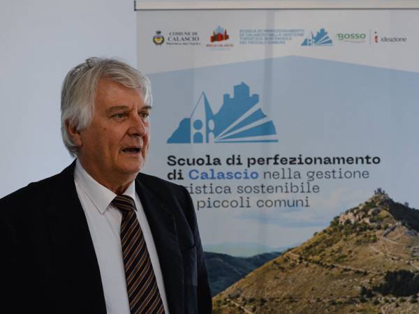 Nasce a Calascio la Scuola di Perfezionamento per la Gestione Turistica Sostenibile dei Piccoli Comuni